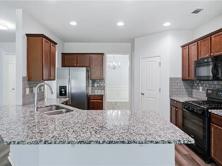4960 Ducote Trl — Photo 10