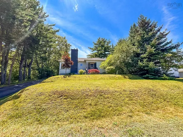 45 Hillcrest St, Bridgewater, NS B4V 1T1