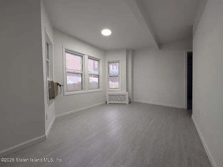 60 Maple Pkwy — Photo 2