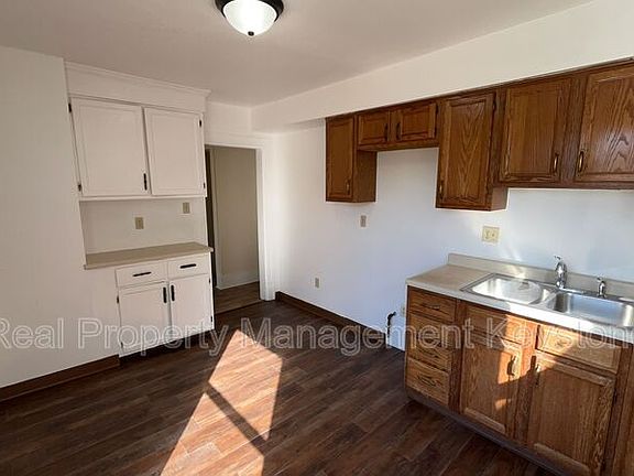 5th image of 272 Lelia St Floor 2