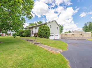 3 Eckman Pl, Rensselaer, NY 12144