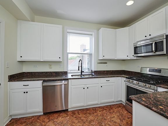 3rd image of 7209 N Damen Ave #3