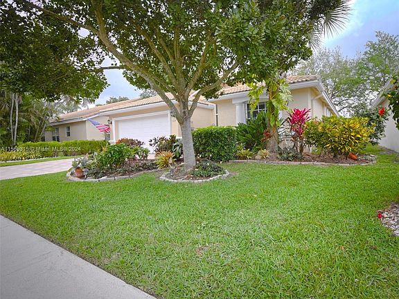 4th image of 7317 Lugano Dr