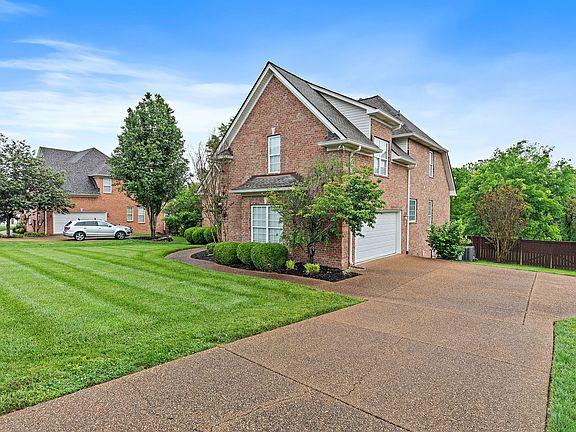 3rd image of 282 Quad Oak Dr