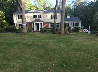 71 Holton Ln, Essex Fells, NJ 07021