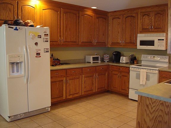 5th image of 137 Village Cir