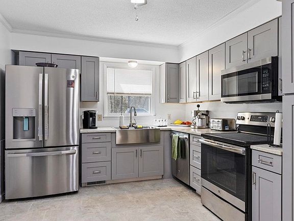 5th image of 2083 Mount Carmel Rd.