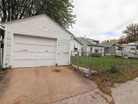 3rd image of 2532 21st Ave