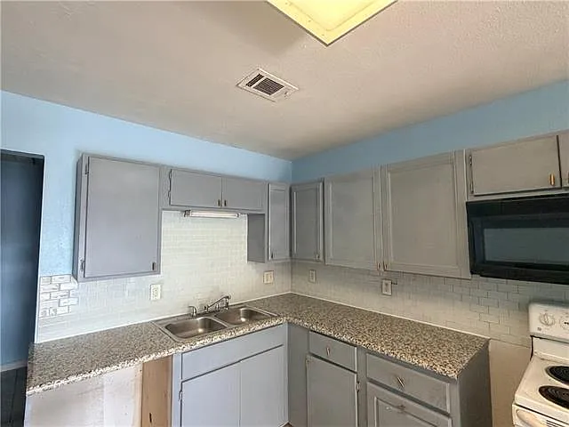 2219 Almonaster Ave #A — Photo 6