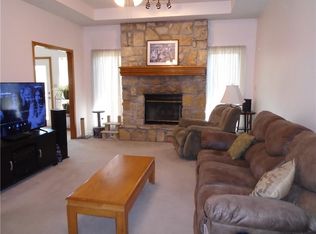 1511 NE Springwood Dr, Lees Summit, MO 64086