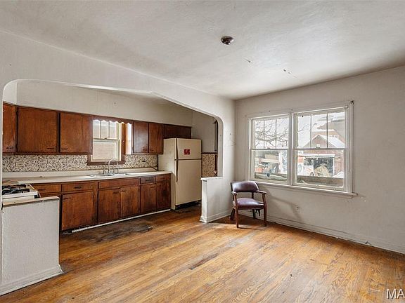 5th image of 5303 Hodiamont Ave