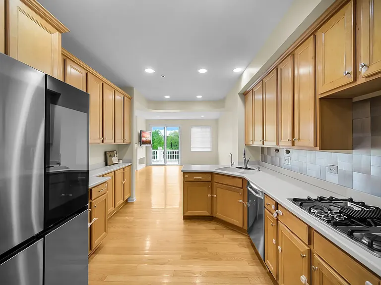 1028 Orchard Pond Ct #1028 — Photo 19