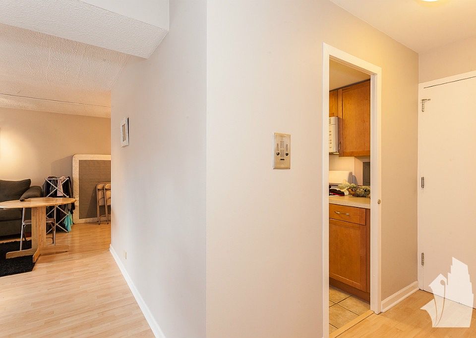 1st image of 3950 N Lake Shore Dr APT 527E