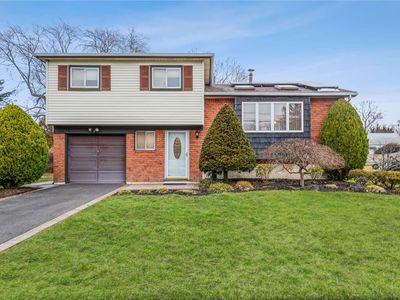 28 Chuck Boulevard, North Babylon, NY, 11703