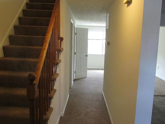 3rd image of 512 Grand Ave