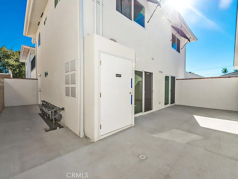 555 N Olive St #A — Photo 7