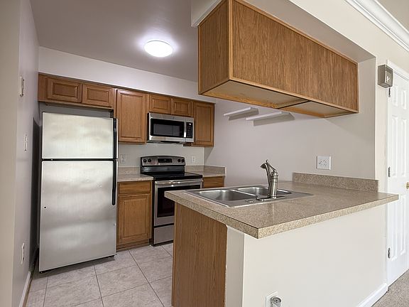 5th image of 3811 Salemway Ct