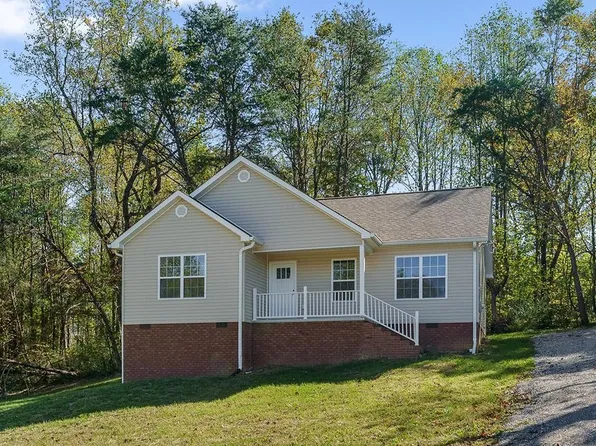 3000 Oakdale Dr, Cookeville, TN 38501