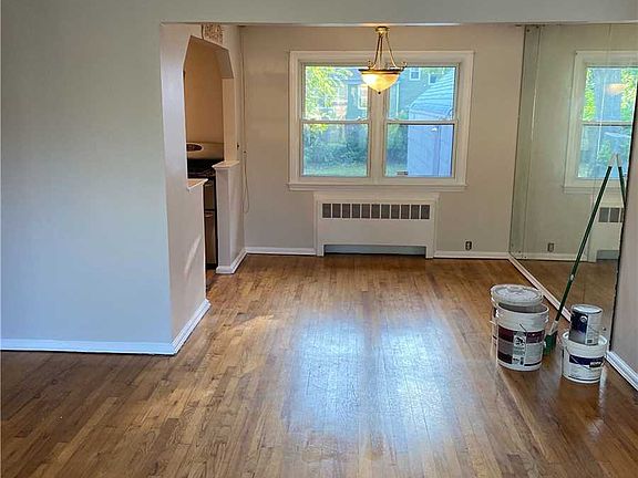 4th image of 287 Warren St