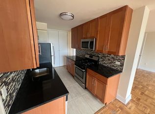 67-00 192nd St #917, Fresh Meadows, NY 11365