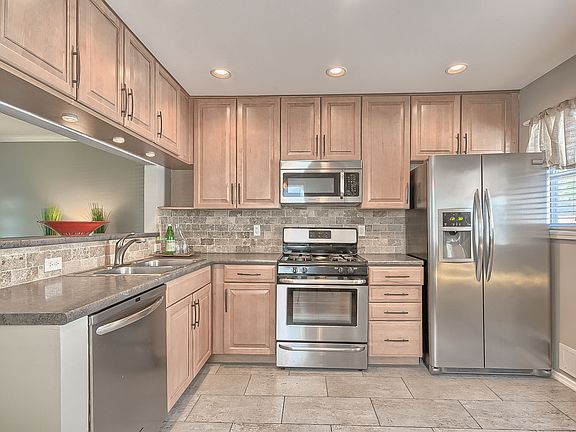 3rd image of 7309 Yates St