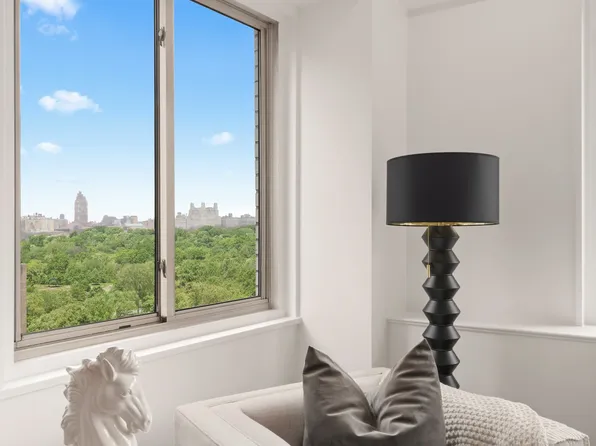 10 East 70th Street image 1 of 17