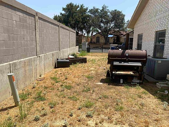 4th image of 8909 Southern Oaks Loop