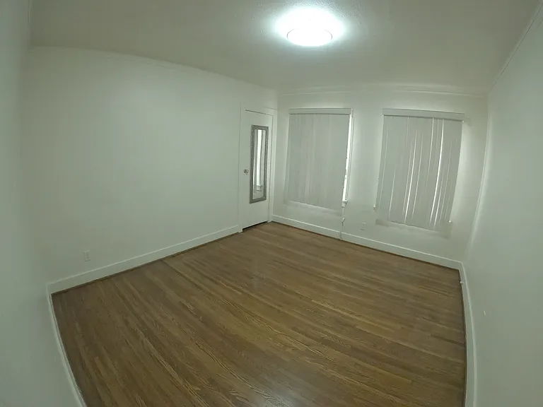 140 S New Hampshire Ave — Photo 9