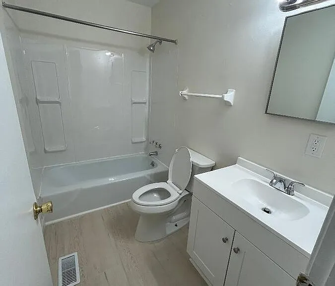 1800 S Breiel Blvd #1800 — Photo 8