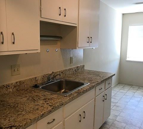 3rd image of 620 Masonic Way APT D