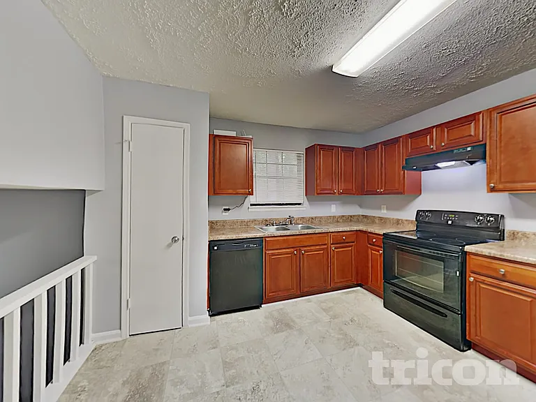 3060 Orbit Cir — Photo 7
