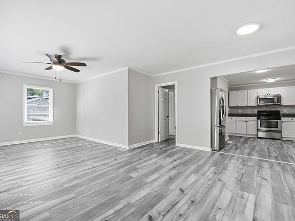 5th image of 1917 Stanton St