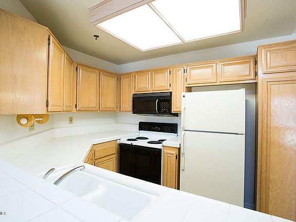 3rd image of 5805 Oak Bend Ln Unit 102