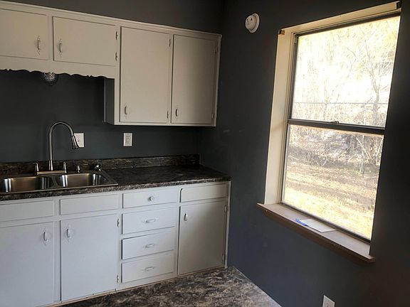 5th image of 718 N 19th St