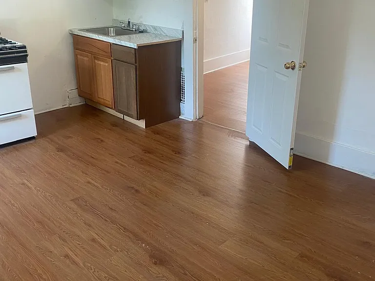 205 Beecher St #3 — Photo 9