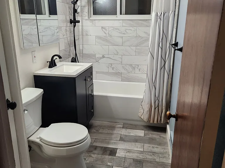 1495 S Grape St — Photo 31