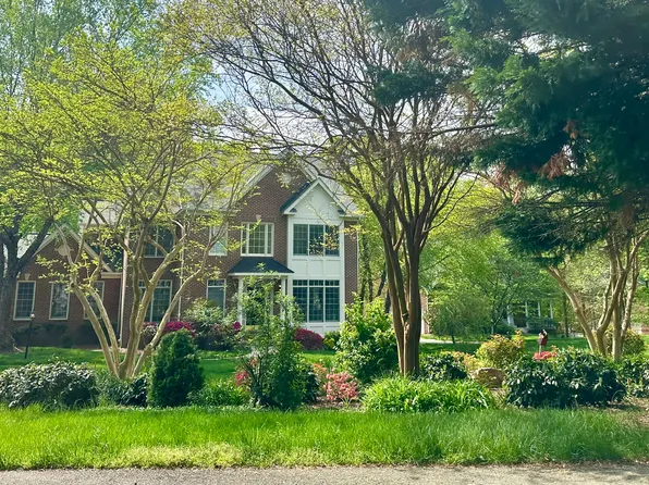 12707 Westbrook Dr, Fairfax, VA 22030