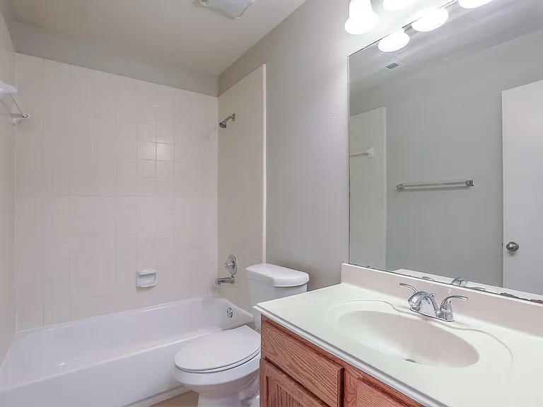 19819 Whispering Hollow Ln — Photo 19
