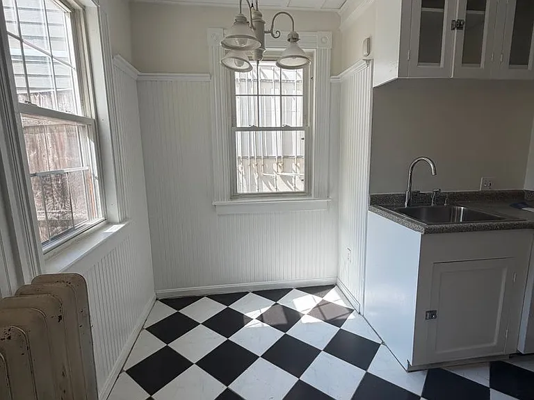 202 Central Ave — Photo 13