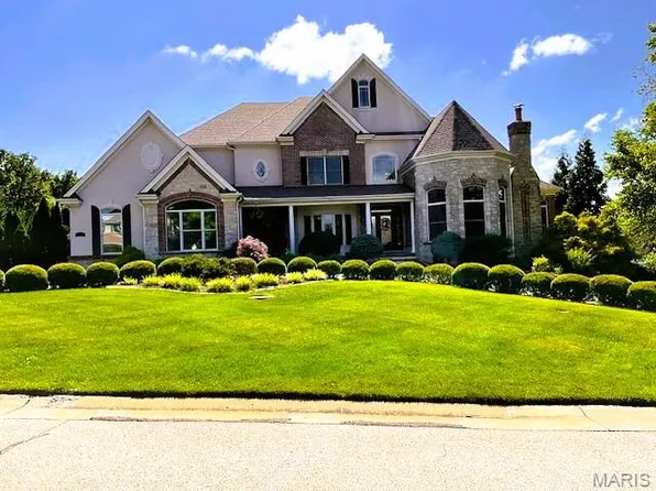 1009 Savonne Ct, Chesterfield, MO 63005