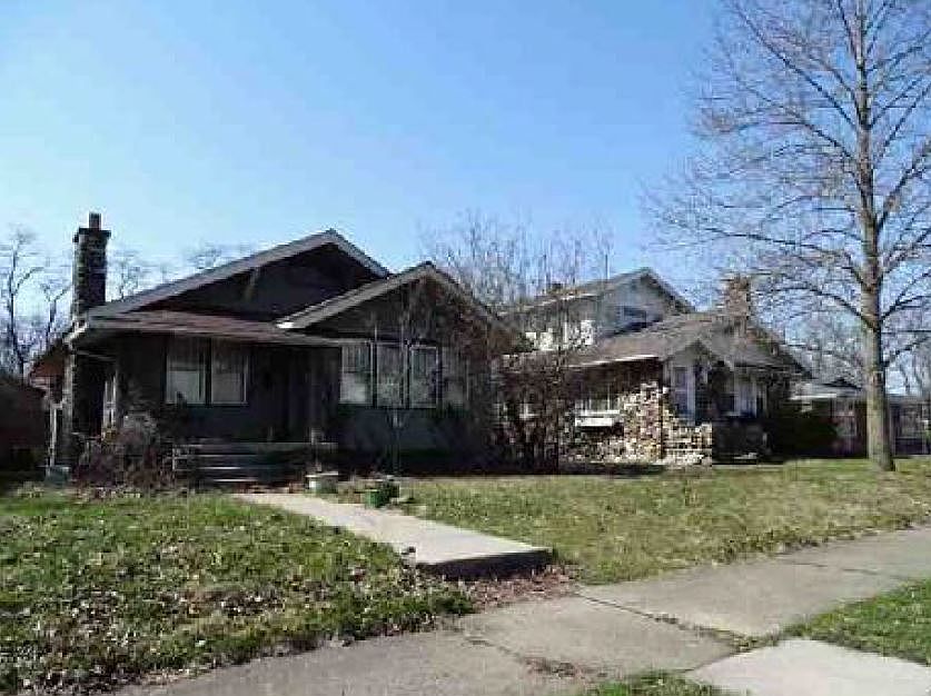 2nd image of 1135 W 6th St