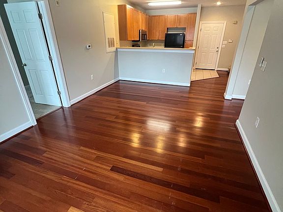 2nd image of 2808 Bloomfield Ln Unit 205