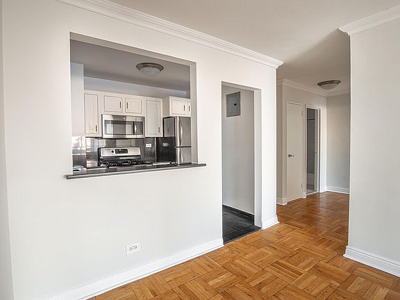4th image of 360 E 65th St APT 15B