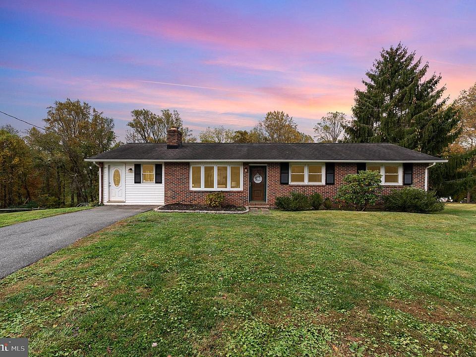 1st image of 2510 Roy Ter