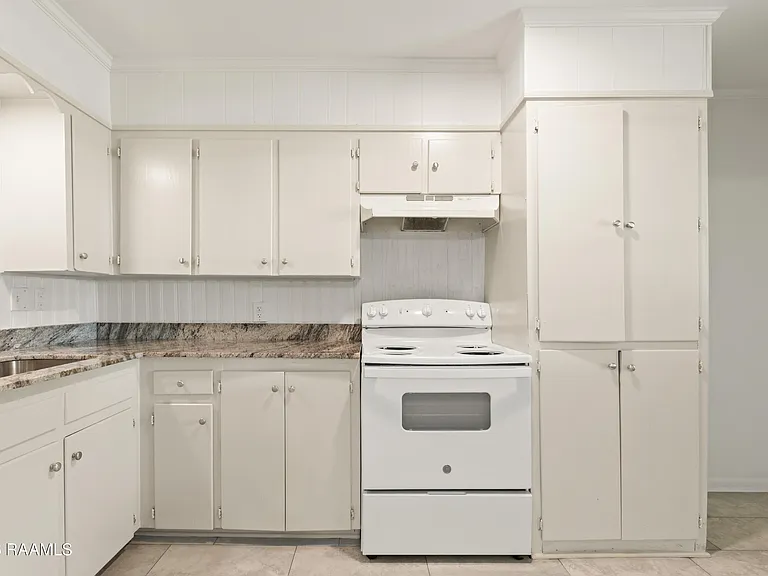 133 Woodrow St #A — Photo 10