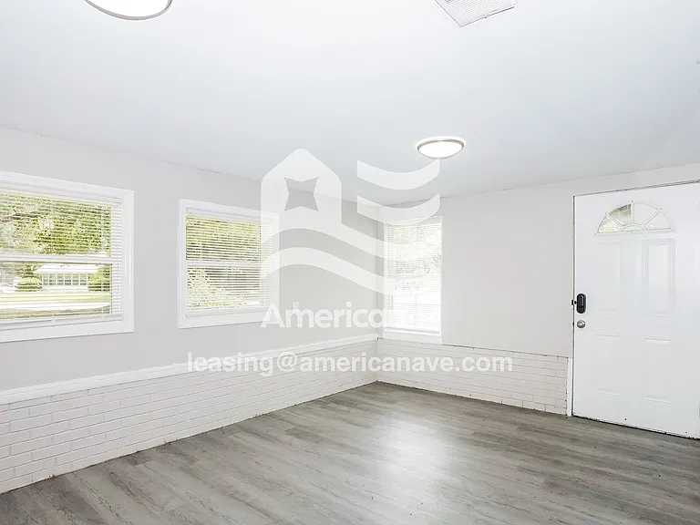 1728802_002_living_room_12816363.jpg