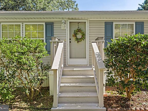 4th image of 33540 Montgomery Ct