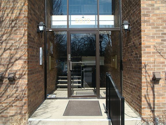2nd image of 5979-7 Meadowcreek Dr #5979-07