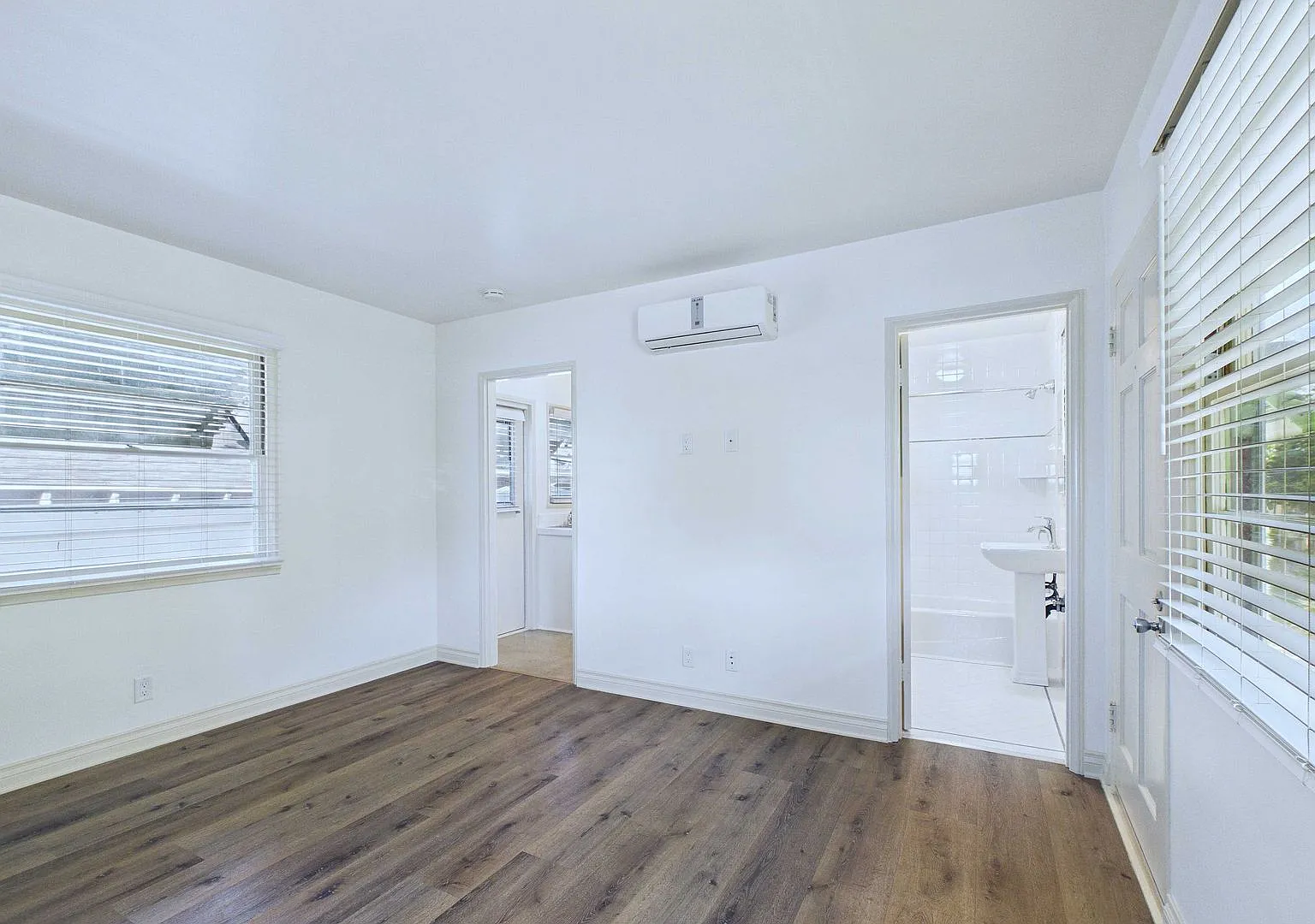 243 W Colorado Blvd — Photo 2