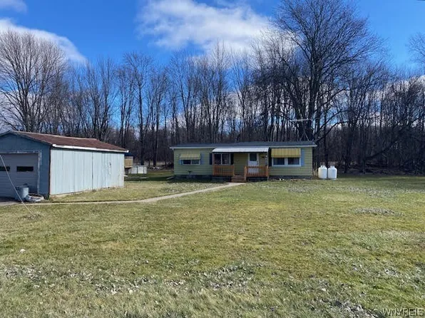 4089 Bates Rd, Medina, NY 14103